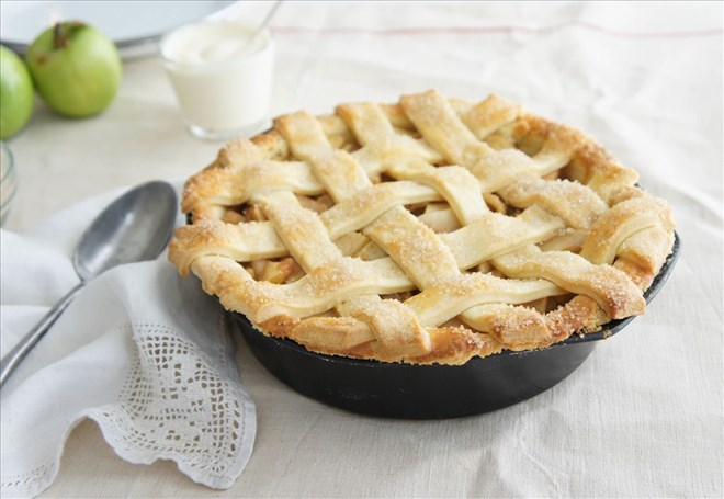 German-style apple pie is an attractive choice for the weekend breakfast of the whole family. Photo: Quoc Chung