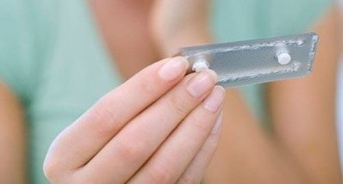 31 weeks pregnant to find out, 20-year-old girl takes 10 abortion pills. Photo: AI