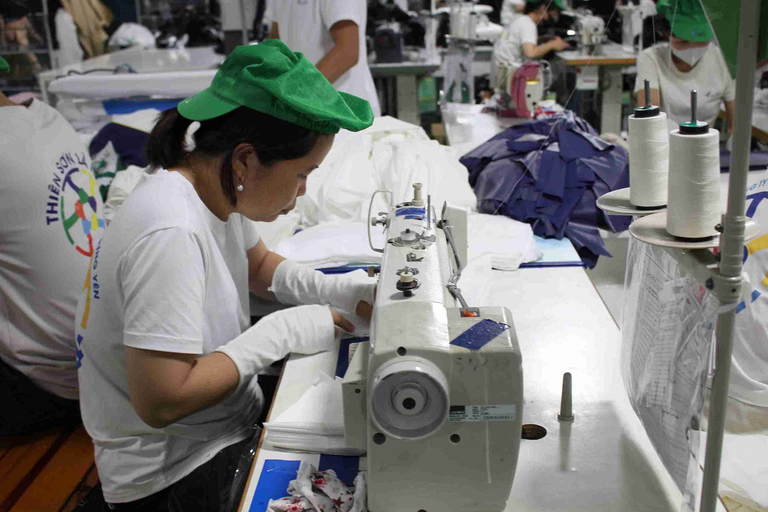 In the first 5 months of the year, the whole province created jobs for 25,720 workers. Photo: Mai Huong