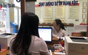 Many non-specialized workers at units in Khanh Hoa are concerned about regimes and policies after termination. Photo: Huong Nha
