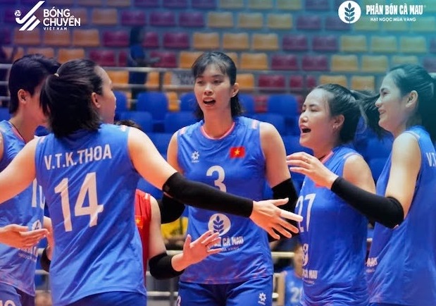 AVCカップでイランと対戦するベトナム女子バレーボール代表チーム。写真:VFV