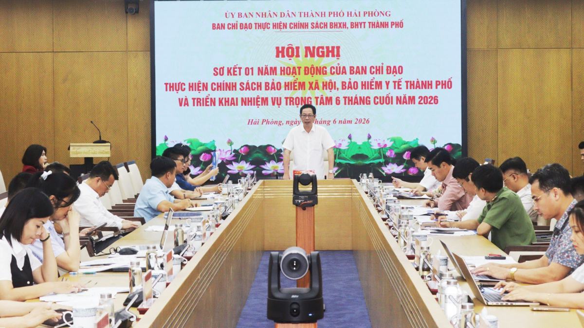 Vice Chairman of the City People's Committee Vu Tien Phung directs task assignments for the last 6 months of 2026. Photo: Hoang Tung