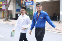 Supporting drinking water and free motorbike taxis for candidates in the 2026 high school graduation exam