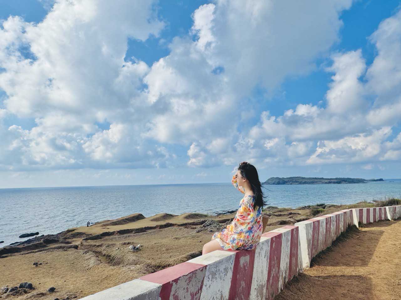 Dốc Phượt từ lâu đã trở thành tọa độ không thể bỏ qua khi đến đảo Phú Quý. Ảnh: Linh Boo