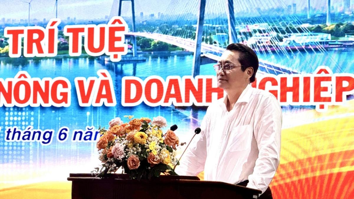 Mr. Nguyen Quynh Thien - Vice Chairman of Vinh Long Provincial People's Committee delivered the opening speech at the workshop. Photo: Hoang Loc