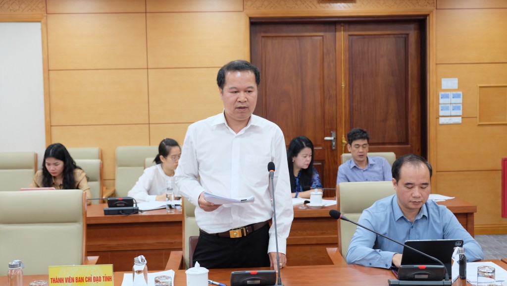 Lãnh đạo Liên minh Hợp tác xã tỉnh báo cáo kết quả thực hiện nhiệm vụ trong 6 tháng đầu năm 2026. Ảnh: Thế Hiển