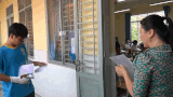 Thí sinh gãy tay phải xin tự làm bài môn Toán, quyết tâm vượt qua kỳ thi THPT 2026