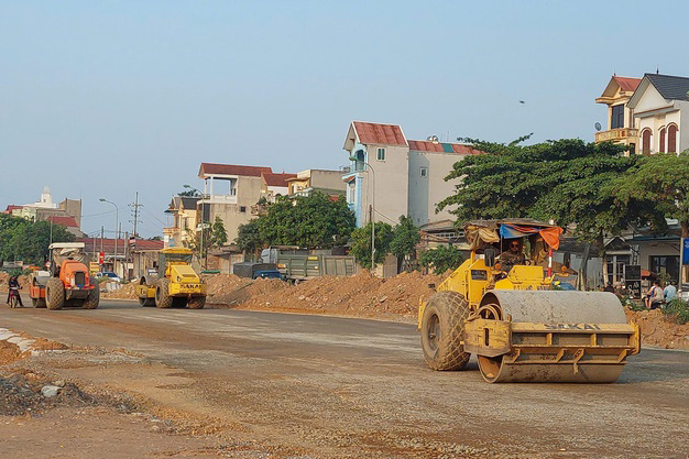 Xã Phú Nghĩa sẽ tổ chức cưỡng chế thu hồi đất với những trường hợp không bàn giao mặt bằng cho dự án mở rộng Quốc lộ 6 đoạn Ba La - Xuân Mai. Ảnh: Kim Thoa 