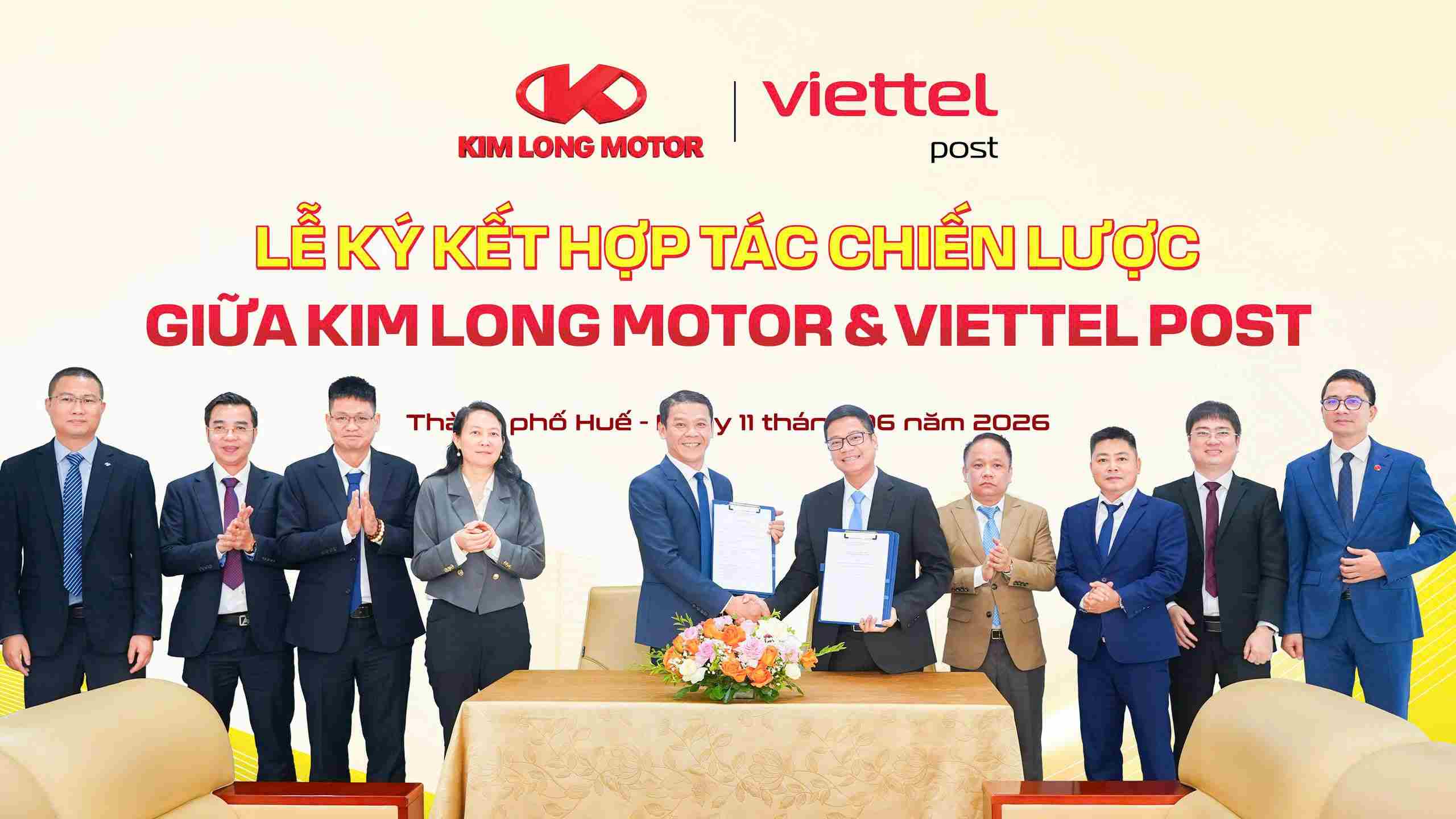 Comprehensive strategic cooperation signing ceremony between Kim Long Motor and Viettel Post. Photo: Kim Long