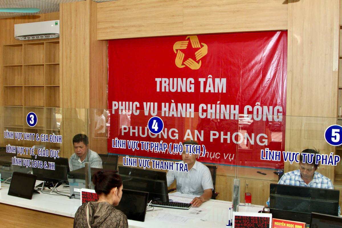 The City People's Committee requests to ensure that commune-level administrative units are allowed to establish 1 more professional department to operate stably before June 30. Photo: Hai Phong e-Portal