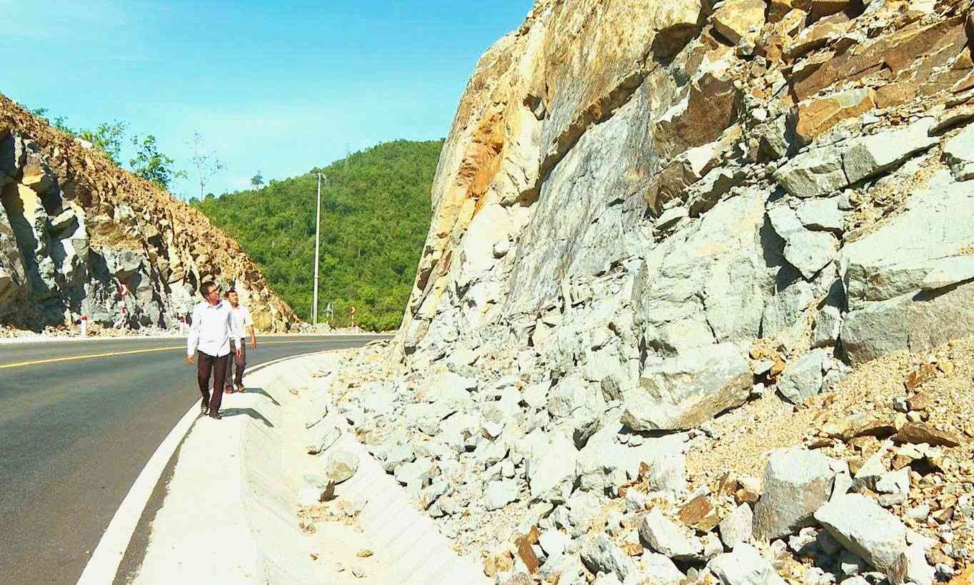 A positive taluy point with a high risk of landslides on National Highway 28. Photo: Hai Duong