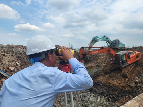 Hồ điều hòa Hà Nội gấp rút về đích trước mùa mưa. Ảnh: Minh Hạnh 