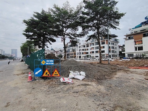 Over the past time, contractor Nhat Nam and many other contractors abandoned the construction package and had their contracts terminated. Photo: Xuyen Dong