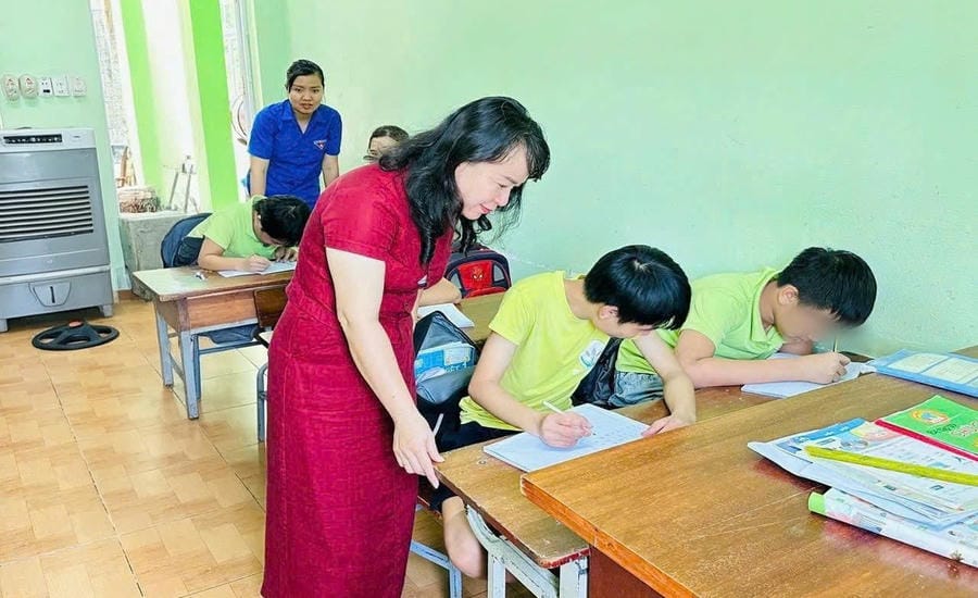 Slow payment of allowances for teachers teaching disabled children in Da Nang for 2 years. Photo: Nguyen Hoang