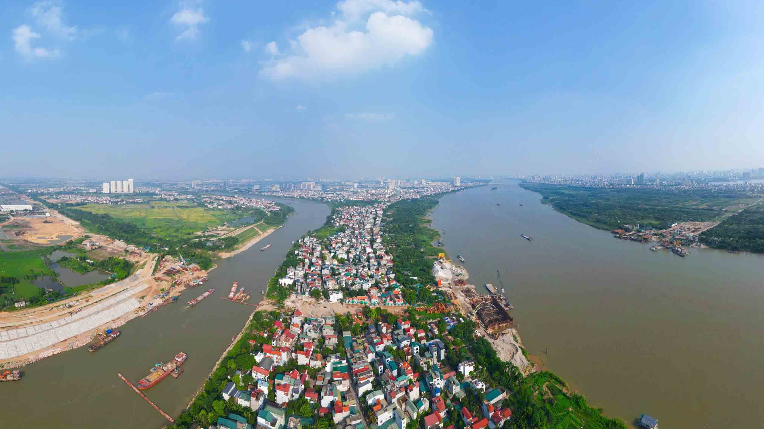 The project to invest in the construction of the Red River scenic avenue (Hanoi) started construction in December 2025. Photo: Huu Chanh