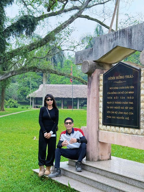Anh Nam và bà xã trong hành trình chinh phục các tỉnh thành miền Bắc. Ảnh: Nhân vật cung cấp
