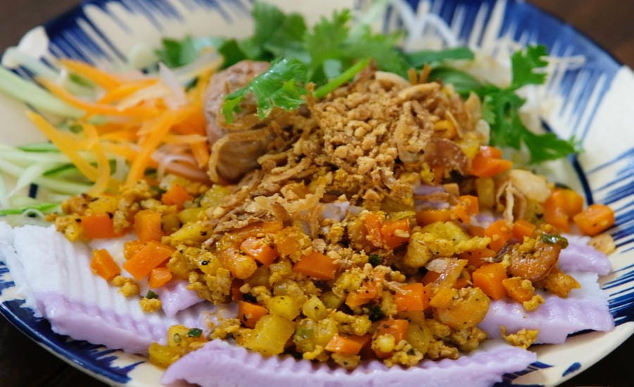 Bánh mặn. Ảnh: Phong Linh