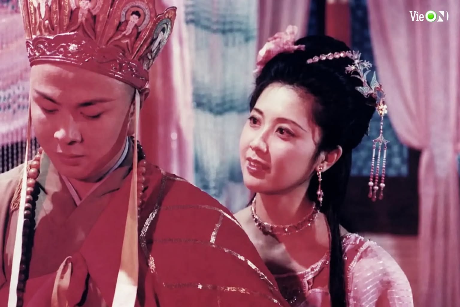 Tu Thieu Hoa and Chu Lam in "Journey to the West". Photo: VieON