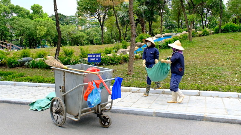 Cool weather in the middle of summer, workers get cooled down after a series of hot days