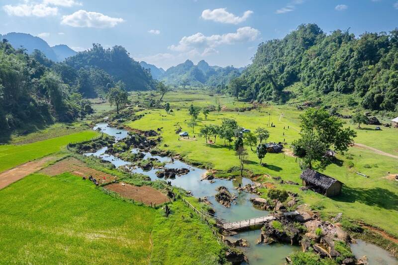 Ta Phenh village, Tan Yen commune, Son La province attracts tourists with its pristine beauty. Photo: Ta Phenh Tourism