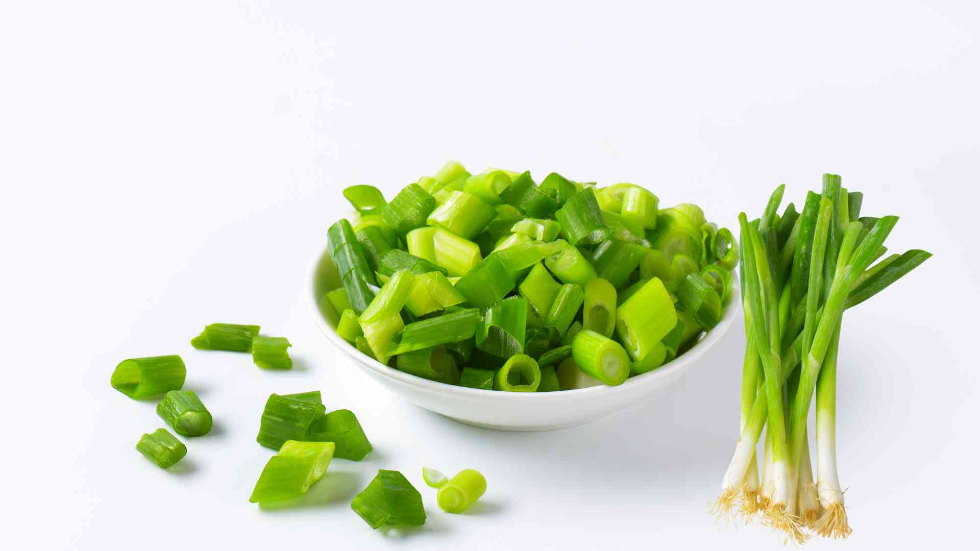Scallions are a familiar spice, preserving scallions in moderately humid environments to limit water loss. Graphic photo: Huong Son