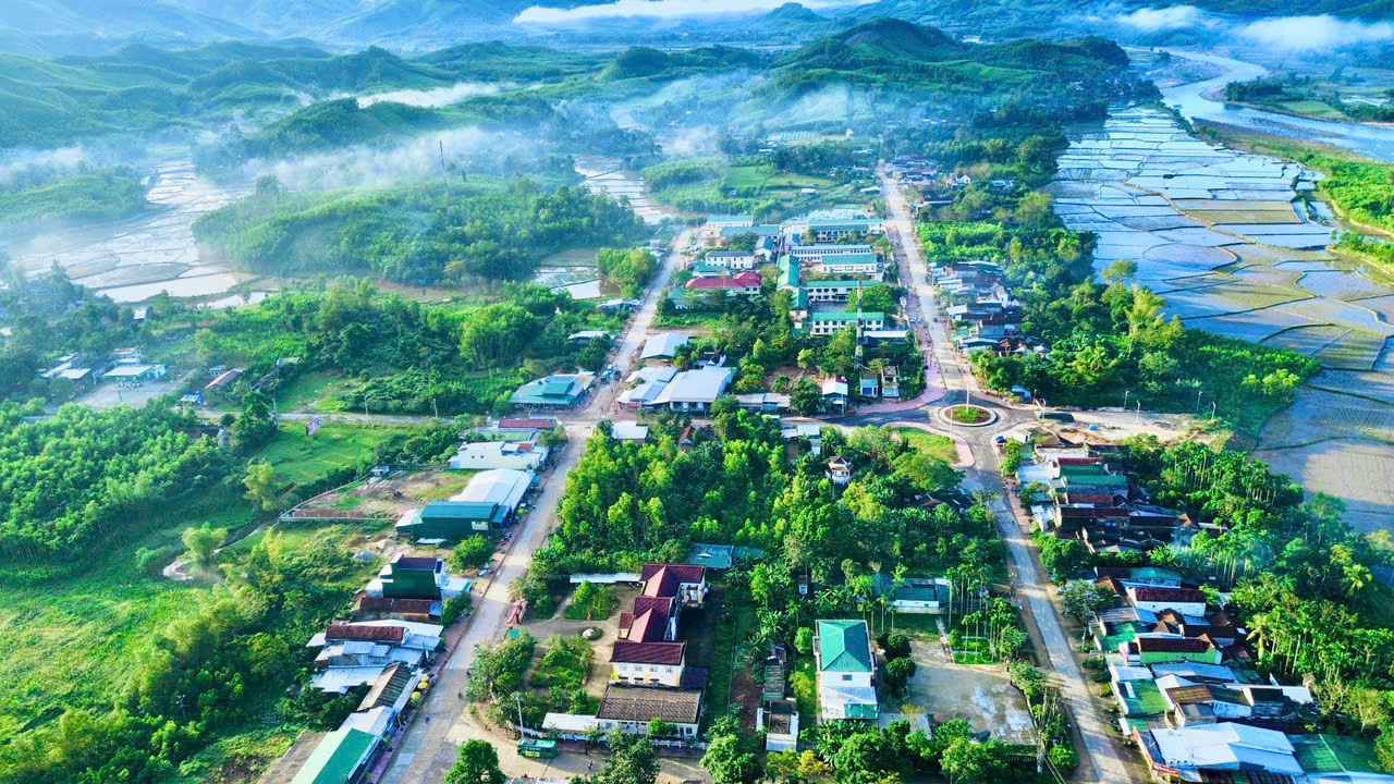 Ba Vi commune, Quang Ngai province currently has hundreds of beneficiaries receiving subsidies through bank accounts but do not have ATMs to serve transaction needs. Photo: Viet Danh