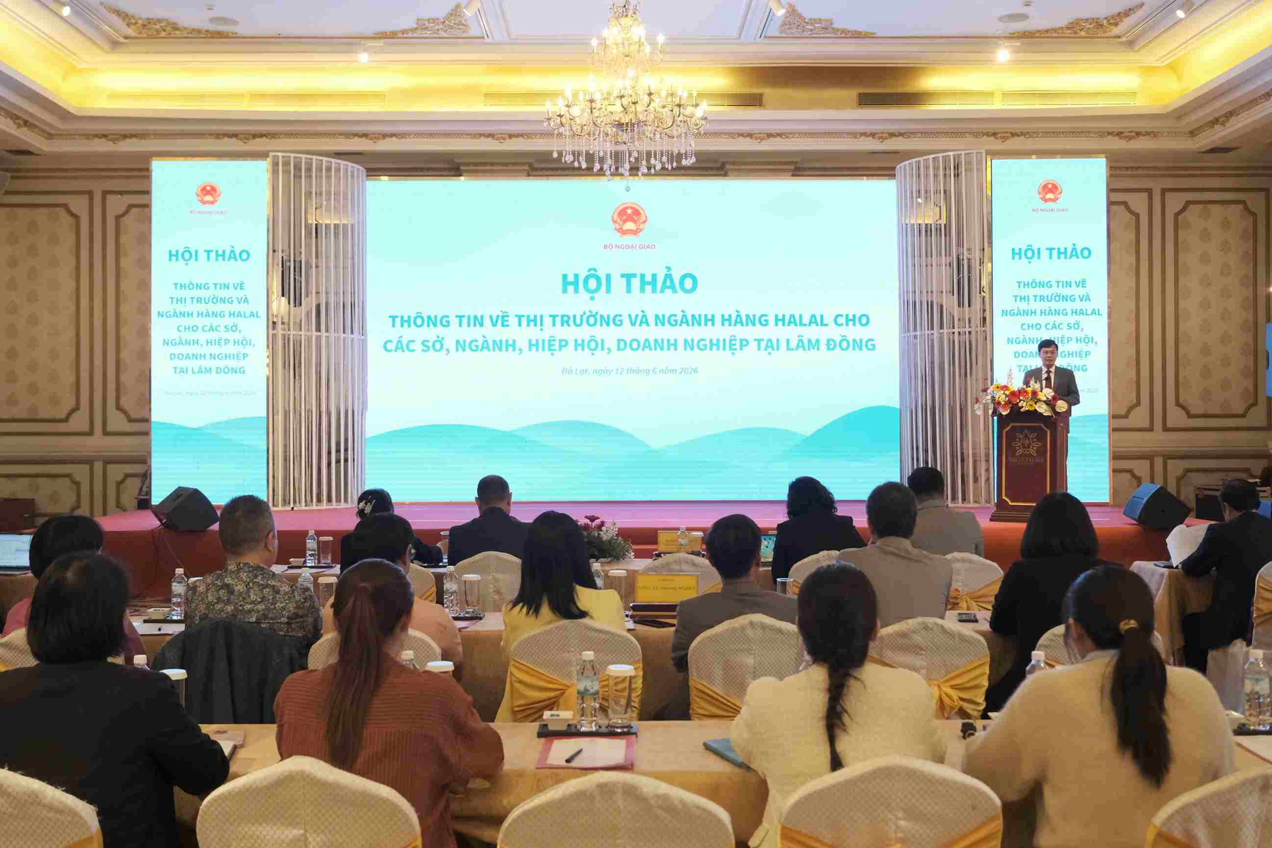 Quang cảnh hội thảo cung cấp thông tin về thị trường và ngành hàng Halal tại Lâm Đồng. Ảnh: Phúc Khánh