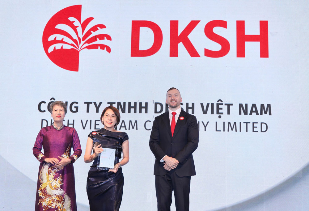 DKSH Vietnam was honored in the "Gender Equality Star" category at the TOP 50 CSA 2026 Awards Ceremony. Photo: Provided by DN