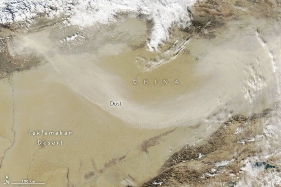Taklamakan Desert - the largest desert in China. Photo: NASA