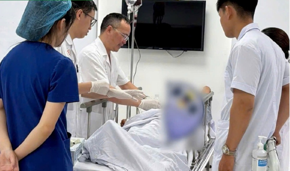 Doctors resuscitated a man who had erections for 7 days after falling into a wooden stake. Photo: BVCC