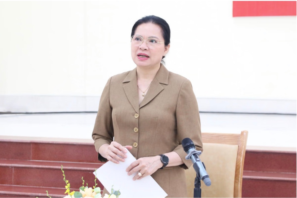 Member of the Party Central Committee, Vice President - Secretary General of the Central Committee of the Vietnam Fatherland Front Ha Thi Nga speaks at the working session. Photo: Tien Dat