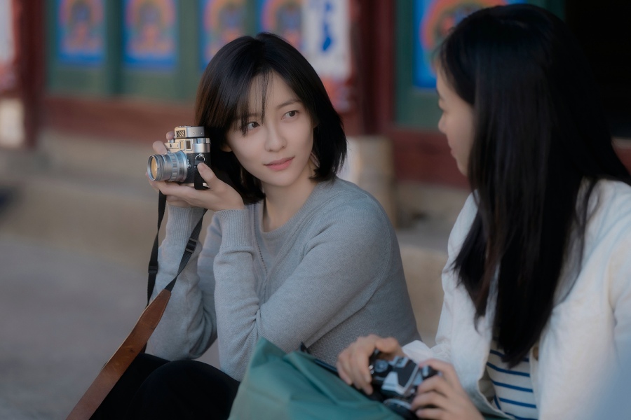 Park Ji Hyun will star with Seo In Guk in an office romance movie. Photo: Netflix - movie "Eun Jung and Sang Yeon