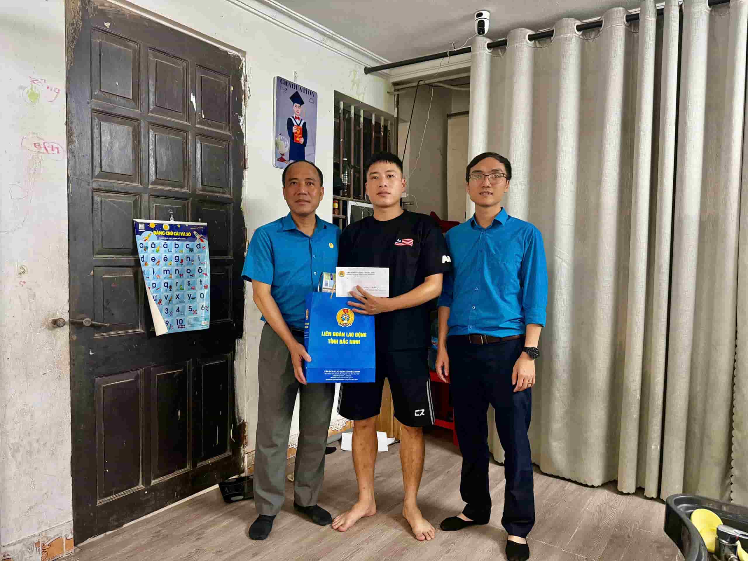 Sự quan tâm, hỗ trợ kịp thời này là hoạt động thiết thực, thể hiện vai trò đồng hành, chăm lo và là chỗ dựa tin cậy của tổ chức Công đoàn đối với người lao động. Ảnh: Quyết Chiến.