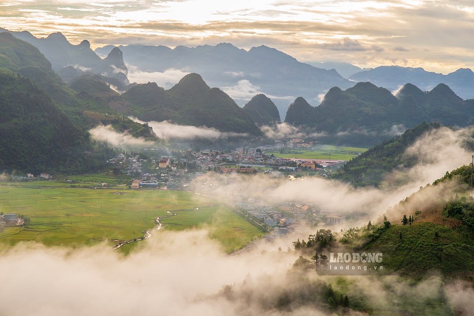 Weather forecast for the Northwest region today helps tourists refer to information before exploring and experiencing outdoor activities. Photo: Tran Trong