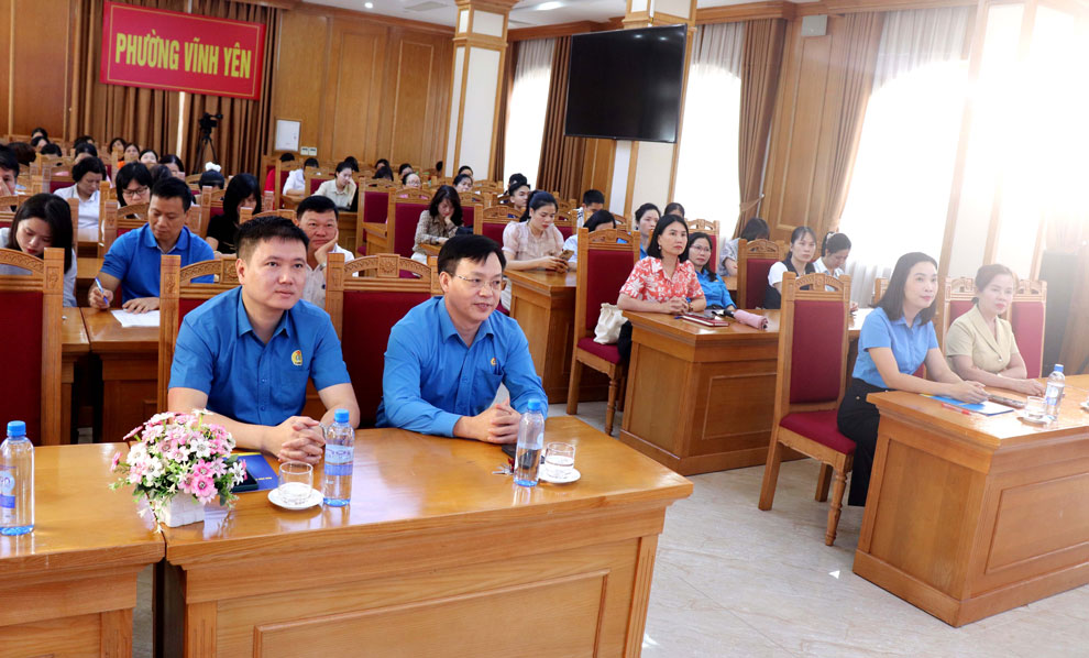 Delegates attending the program. Photo: Thu Huong