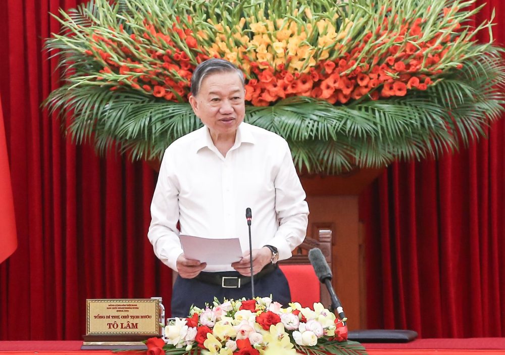 General Secretary and President To Lam signed and promulgated Resolution No. 10-NQ/TW dated June 8, 2026 of the Politburo on economic development with foreign investment capital, which sets out goals by 2030, striving to bring Vietnam to the leading group in ASEAN in terms of investment and business environment. Photo: Hien Hoa