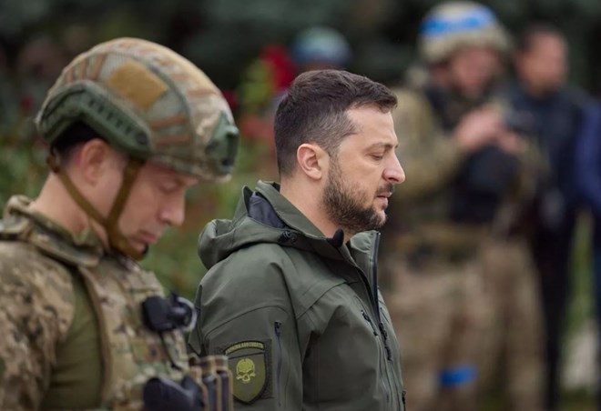 President Volodymyr Zelensky and Ukrainian soldiers. Photo: Telegram/ Ukrainian President