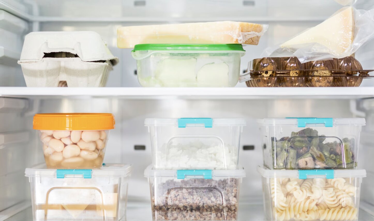 Small freezers can still hold many foods if arranged reasonably. Photo: Thuy Duong
