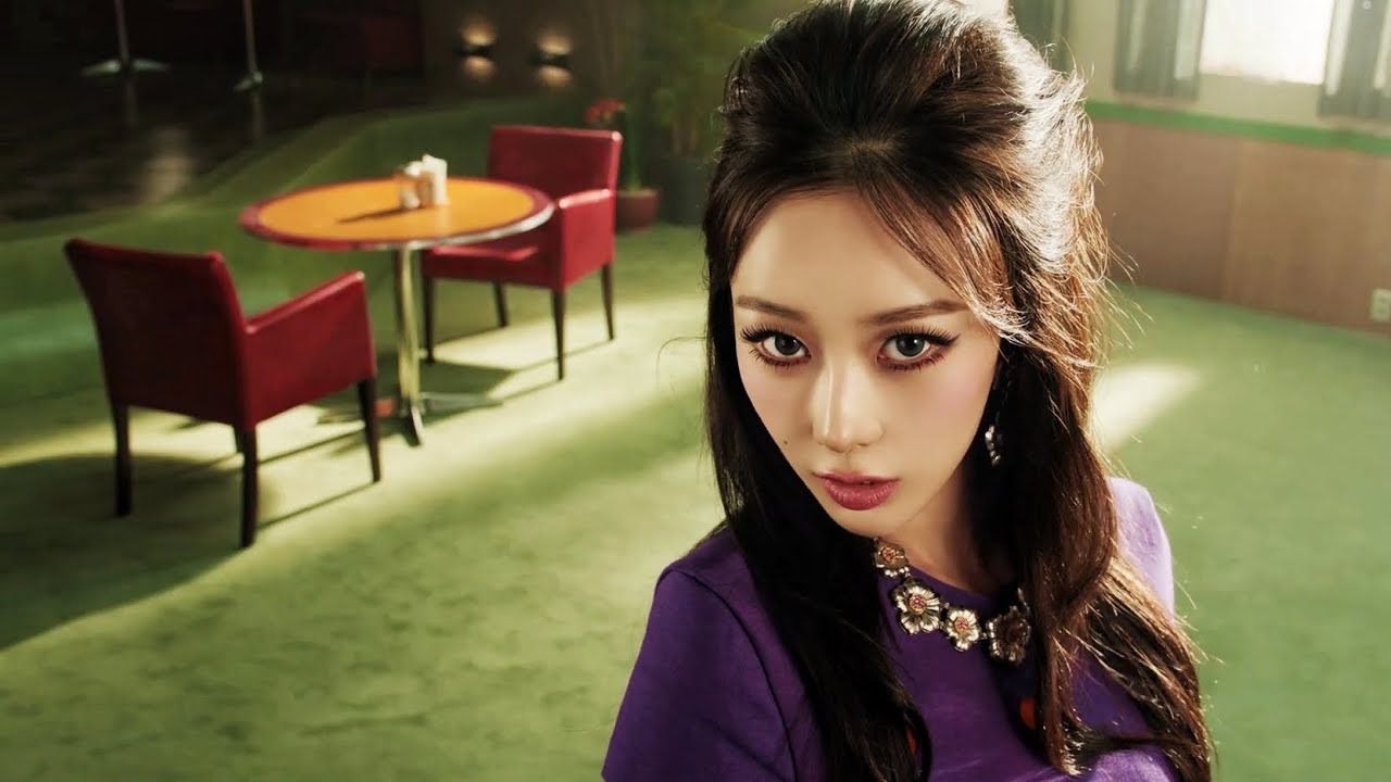 Dù được nghỉ ngơi nhưng Giselle aespa vẫn làm nhạc. Ảnh: MV Lemonade