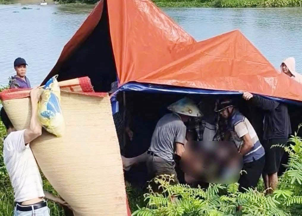 Descubren el cuerpo de un hombre en el río Nghèn. Foto: Ngọc Anh