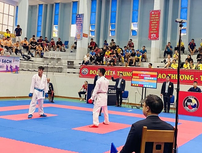 Domestic karate tournaments always attract the attention of experts. Photo: Hoai Viet