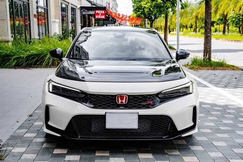 Honda Civic Type R is one of the high-performance hatchback models that is of interest in Vietnam thanks to its sporty design and limited distribution. Photo: Minh Anh