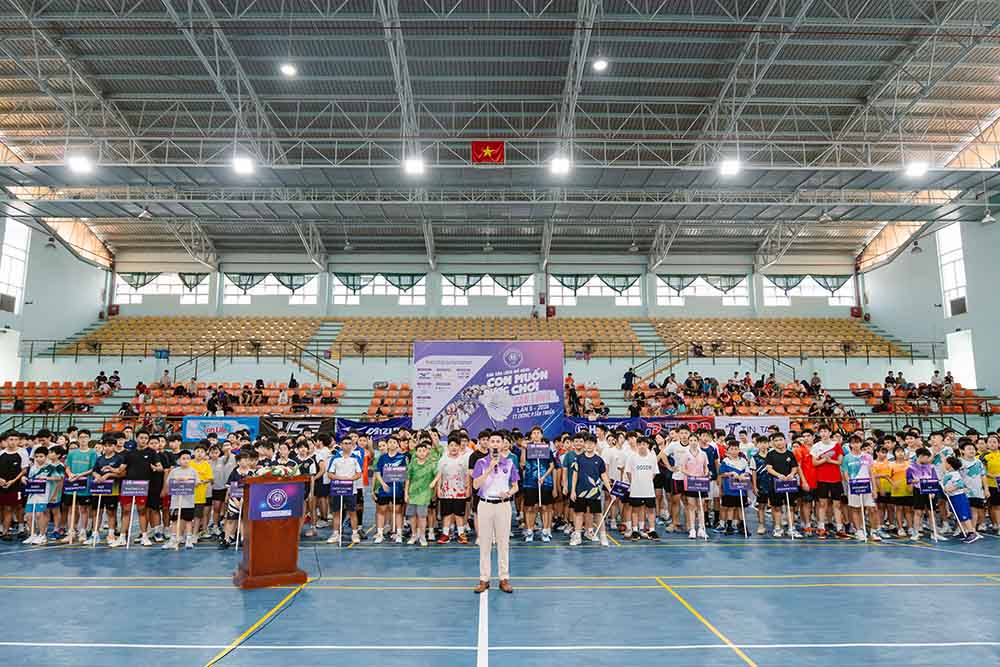 The 5th "I Want to Play Badminton" badminton tournament gathers about 600 athletes to compete in Ho Chi Minh City. Photo: Thanh Chi