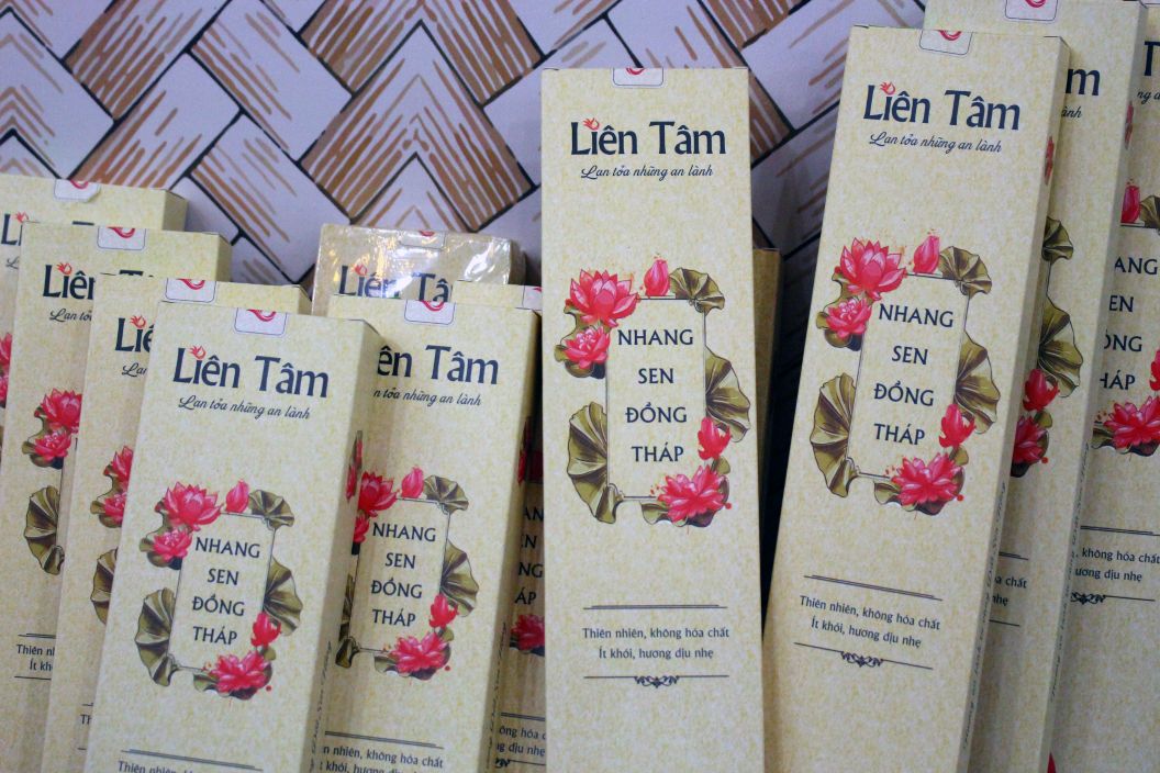 Nhang (hương) được chế biến từ sen Đồng Tháp. Ảnh: Lục Tùng