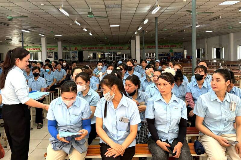 The propaganda conference took place in a lively atmosphere. Photo: Tuyen Quang Trade Union