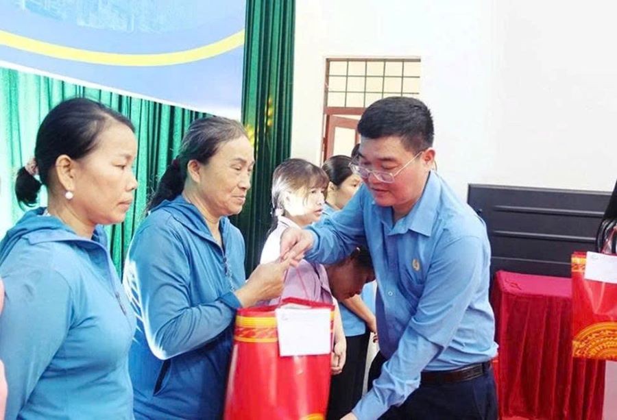 Quang Phu Ward Trade Union improves the effectiveness of caring for union members. Photo: Thanh Hoa Trade Union