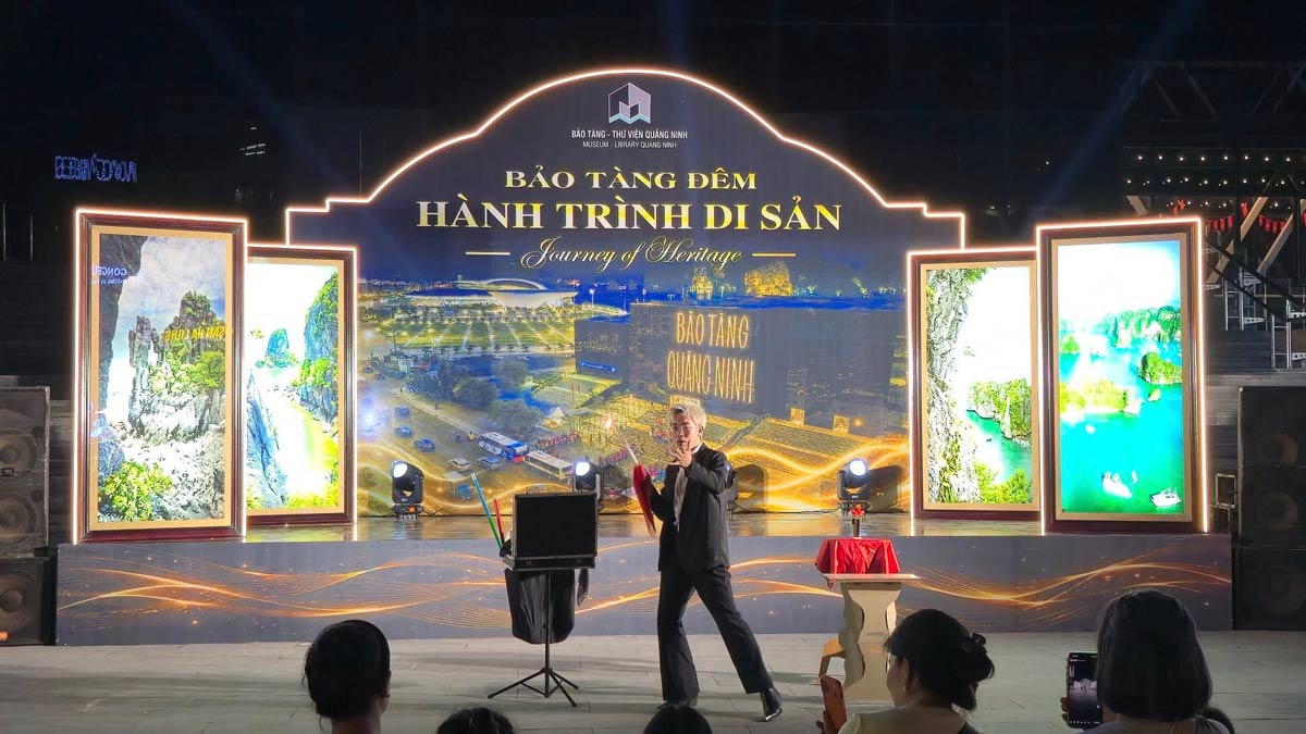 Spectacle de magie au musée - bibliothèque de la province de Quảng Ninh. Photo: Musée de Quảng Ninh