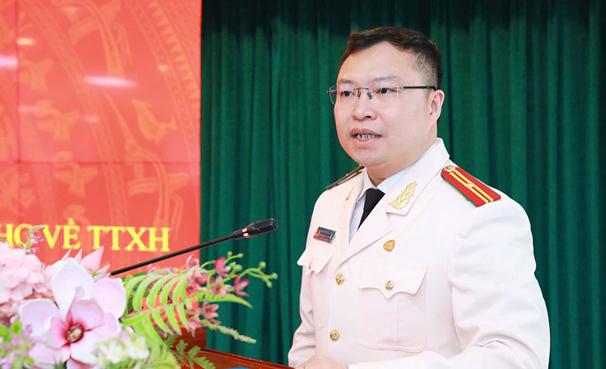 Major Nguyen Quoc Huy - Deputy Director in charge of the National Population Data Center was appointed to hold the position of Director of the National Population Data Center. Photo: Quynh Huong
