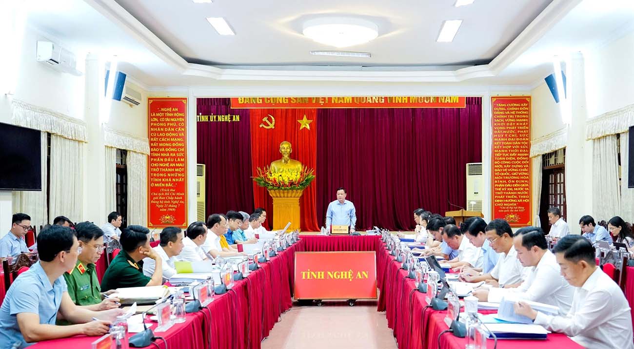 The Standing Committee of the Nghe An Provincial Party Committee unanimously approved the project to arrange and reorganize public preschool and general education institutions according to the 2-level local government model, phase 2026-2030. Photo: Pham Bang