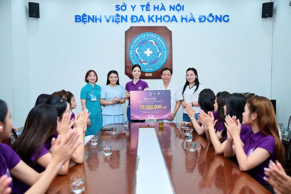 Những món quà tuy không lớn về vật chất nhưng chứa đựng tình cảm, sự sẻ chia và nguồn động viên tinh thần dành cho các em cùng gia đình trong giai đoạn nhiều thử thách.